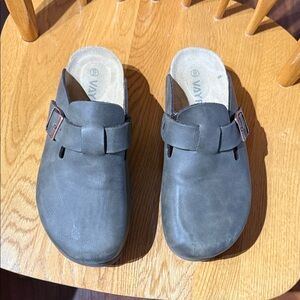 Gray Leather Clogs with Buckle